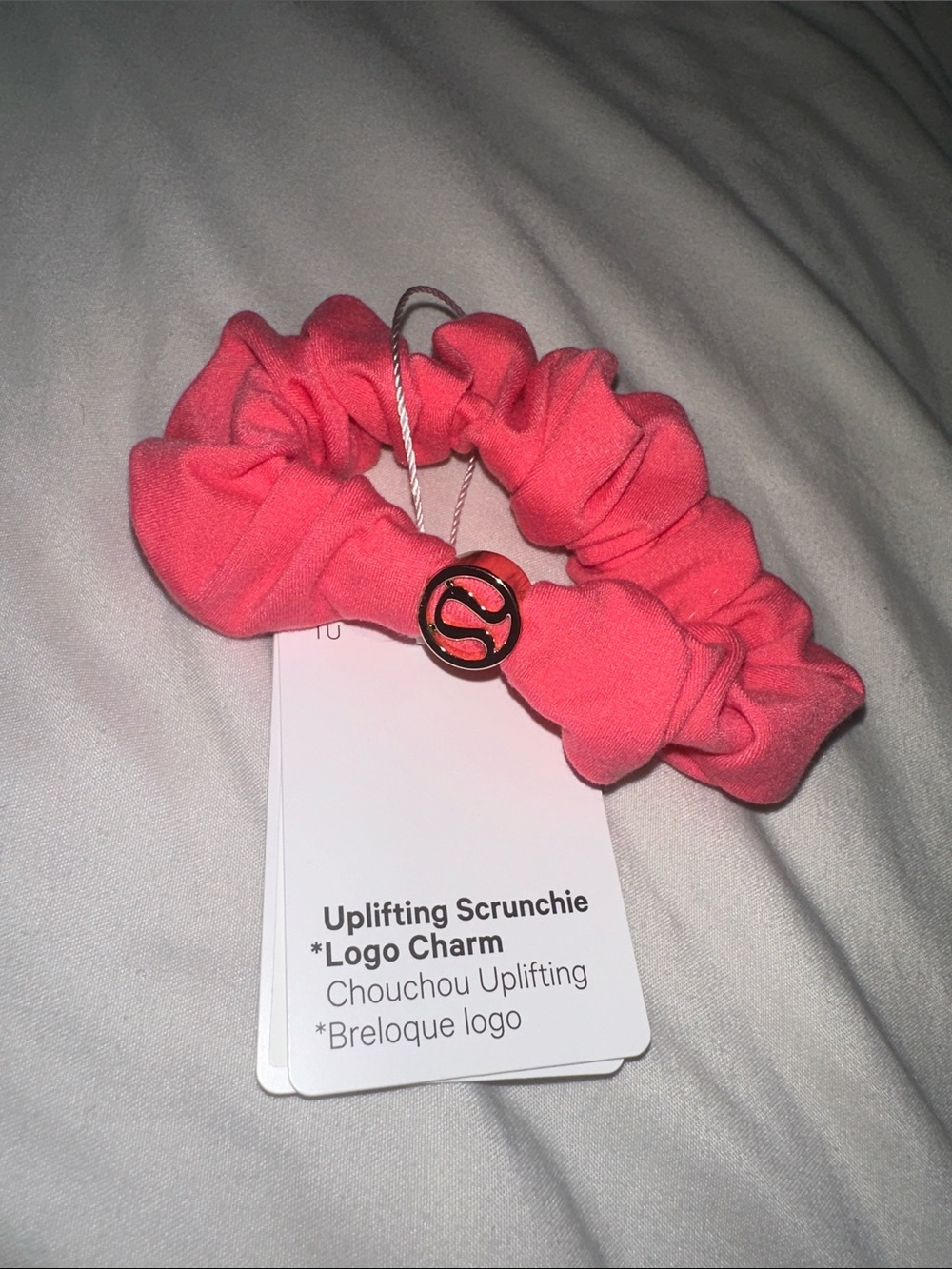 lululemon athletica Uplifting Scrunchie with Logo Charm - Coral Pink